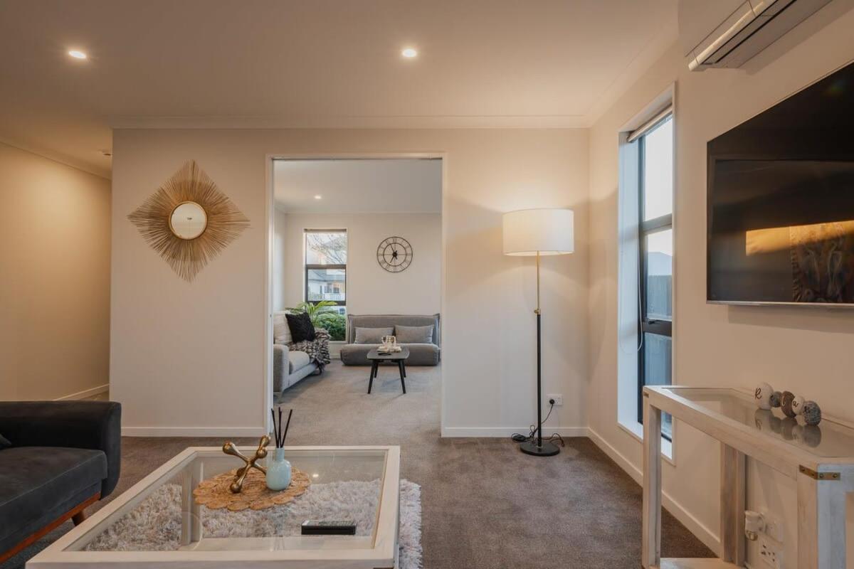 Elegant 3Br Home On Mustang Avenue Christchurch Exterior photo